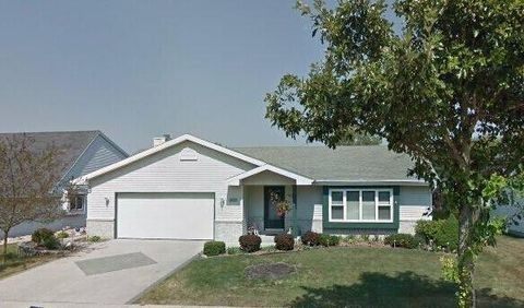 Photo of 2900 E Emily Ave, Oak Creek, WI 53154 (MLS # 1907235)