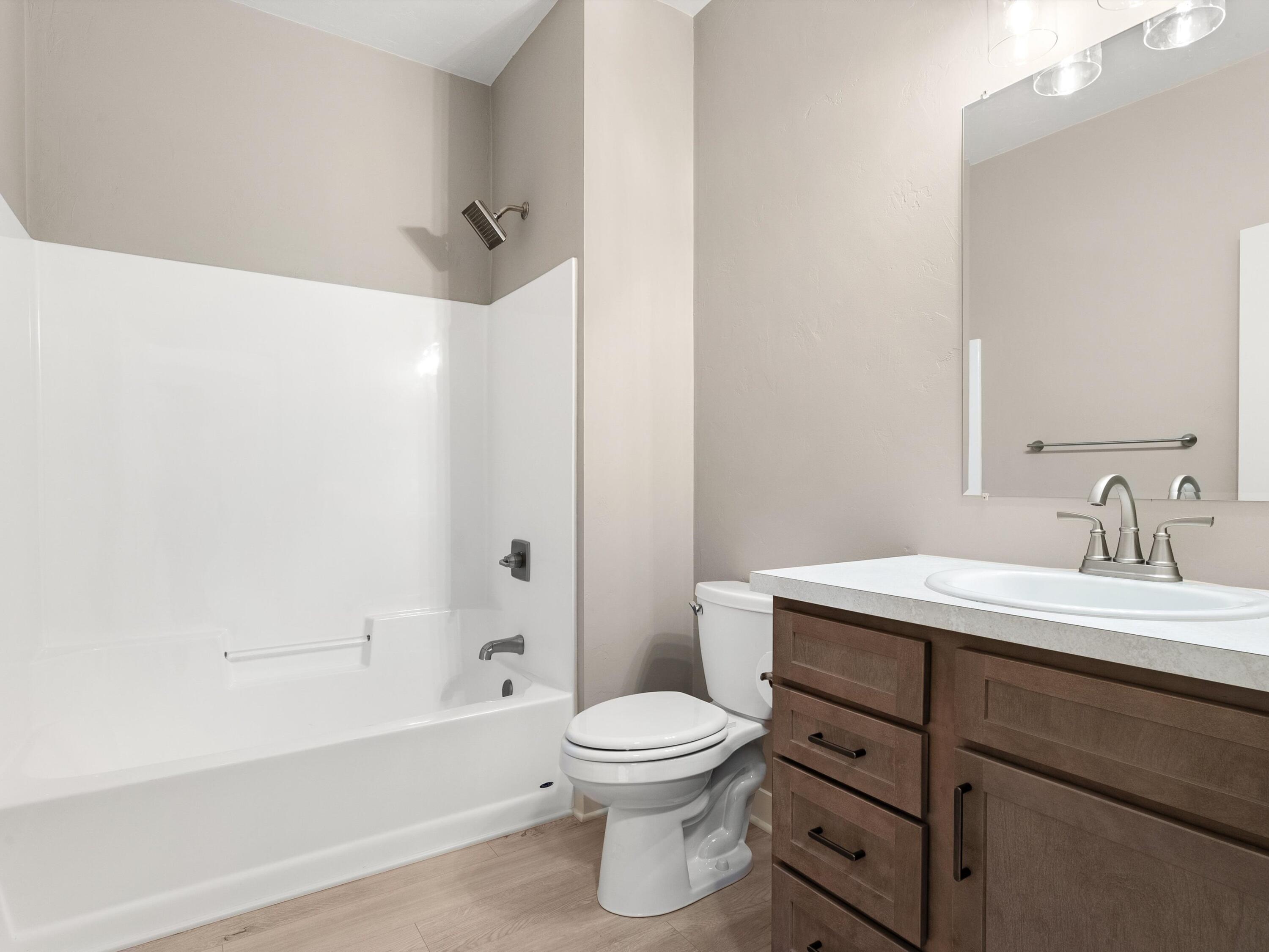 Manitowoc, Wisconsin 54220, United States, 3 Bedrooms Bedrooms, ,2 BathroomsBathrooms,Residential,Active,81958