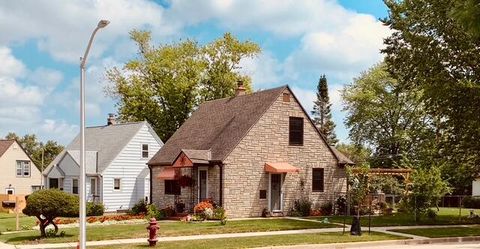 Photo of 2876 S 86th St, West Allis, WI 53227 (MLS # 1960054)