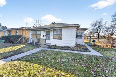 Photo of 7031 W Villard Ave, Milwaukee, WI 53218 (MLS # 1951237)