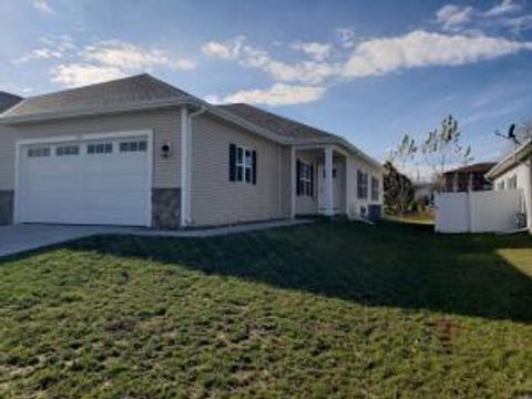 1310 Daisy Dr, West Bend, WI 53090 - #: 1939220