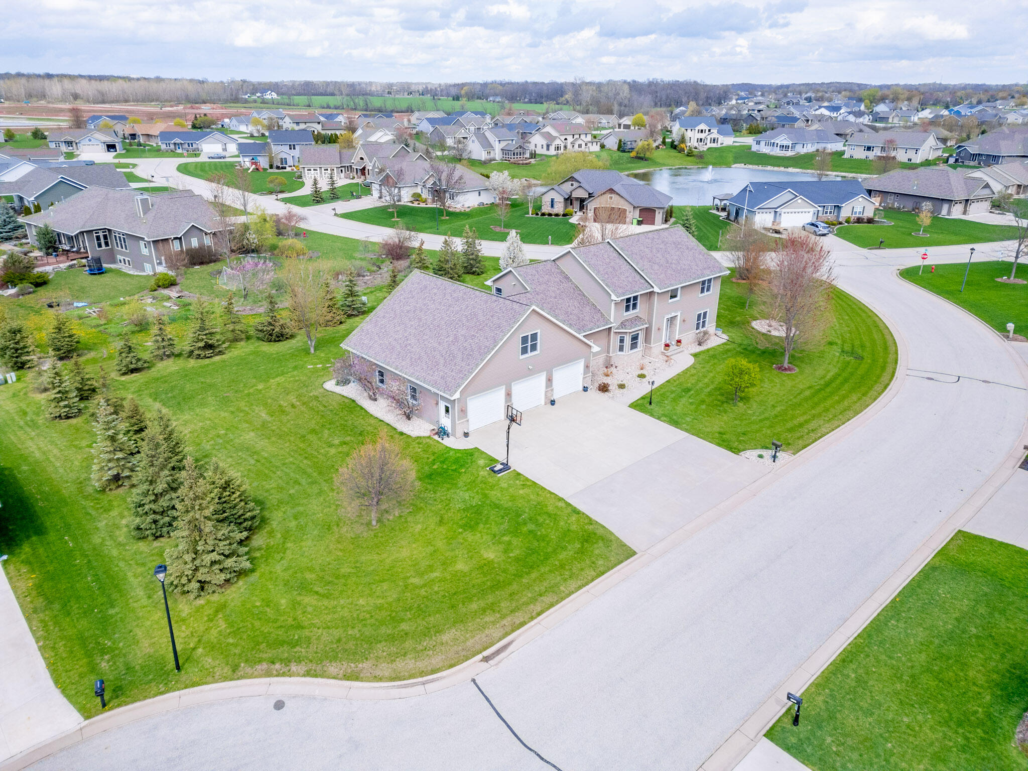 Sherwood, Wisconsin 54169, United States, 6 Bedrooms Bedrooms, ,5 BathroomsBathrooms,Residential,Active,120637