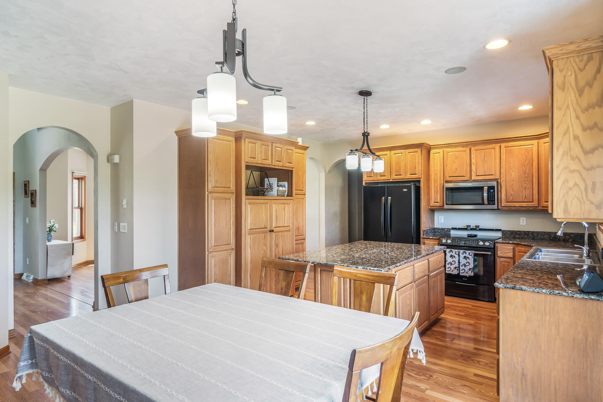 Sherwood, Wisconsin 54169, United States, 6 Bedrooms Bedrooms, ,5 BathroomsBathrooms,Residential,Active,120637