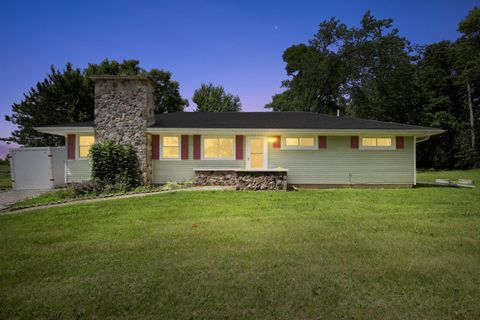 Photo of 10012 W Ryan Rd, Franklin, WI 53132 (MLS # 1924718)