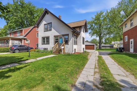 Photo of 159 E Bank St, Fond Du Lac, WI 54935 (MLS # 1962984)