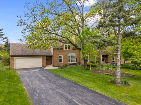 Photo of 4055 Stonewood Ct, Brookfield, WI 53045 (MLS # 1920004)