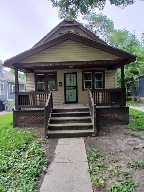 Photo of 4702 N 49th St, Milwaukee, WI 53218 (MLS # 1945446)