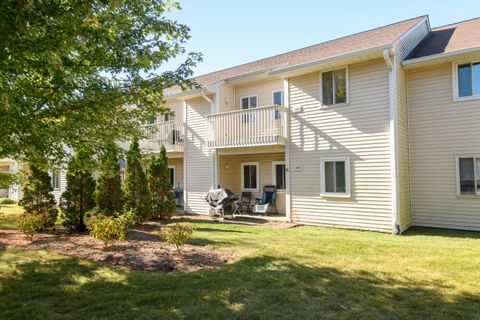 Photo of 1891 Parknoll Ln, Port Washington, WI 53074 (MLS # 1939092)