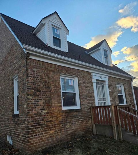 Photo of 1315 W Keefe Ave, Milwaukee, WI 53206 (MLS # 1948271)