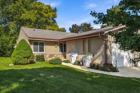 Photo of 1414 W Plainfield Ave, Milwaukee, WI 53221 (MLS # 1982326)