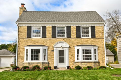 Photo of 2417 N 96th St, Wauwatosa, WI 53226 (MLS # 1953179)