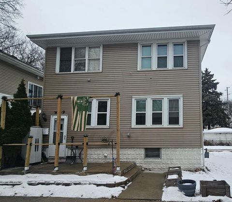 Photo of 3049 S Hanson Ave, Milwaukee, WI 53207 (MLS # 1949583)