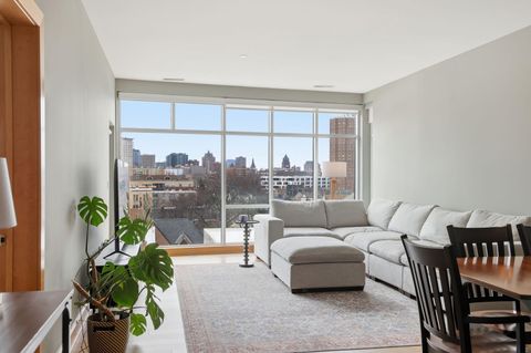 Photo of 1550 E Royall Pl, Milwaukee, WI 53202 (MLS # 1953749)