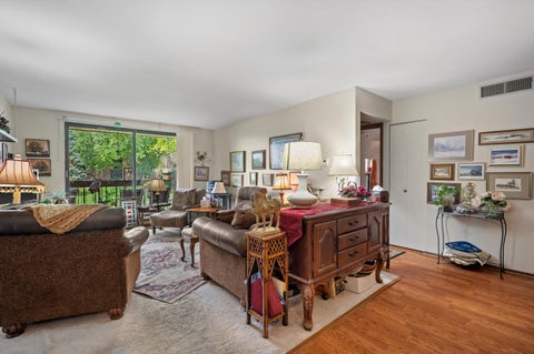 Photo of 3635 N Tucker Pl, Milwaukee, WI 53222 (MLS # 1979125)