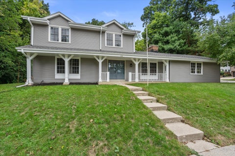 Photo of 1600 Michael Dr, Waukesha, WI 53189 (MLS # 1979707)