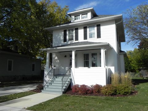 Photo of 263 Gillett St, Fond Du Lac, WI 54935 (MLS # 1941072) Photo of 263 Gillett St, Fond Du Lac, WI 54935 (MLS # 1941072)