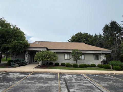 Photo of 4010 S Church Dr, New Berlin, WI 53151 (MLS # 1927065)