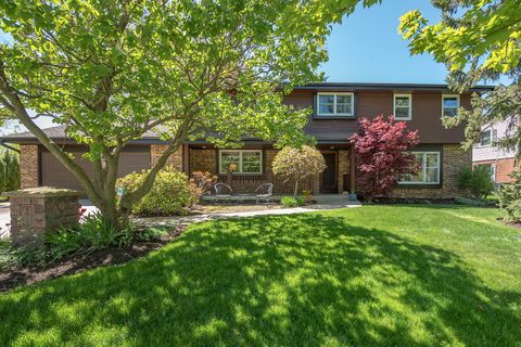 Photo of 6411 N Bittersweet Ln, Glendale, WI 53217 (MLS # 1962373)