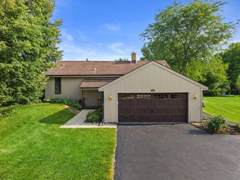 Photo of N69W27089 Hickory Chasm Dr, Lisbon, WI 53089 (MLS # 1975369)