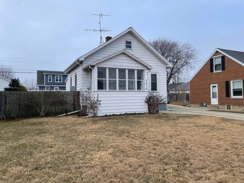 Photo of 7616 15th Ave, Kenosha, WI 53143 (MLS # 1952607)