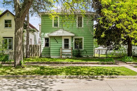 Photo of 1430 Kane St, La Crosse, WI 54603 (MLS # 1962606)
