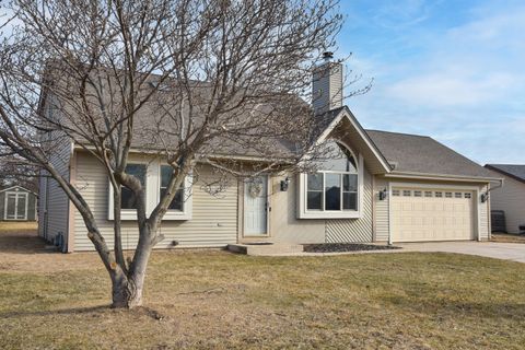 Photo of 1336 Sumac Ct, Port Washington, WI 53074 (MLS # 1950767)