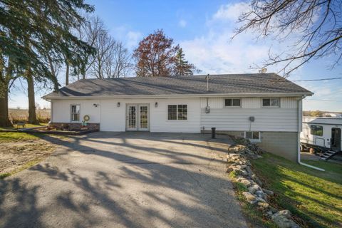 Photo of N1206 Katzenburg Dr, Ashford, WI 53010 (MLS # 1943257)