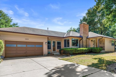Photo of 11825 W Elmhurst Pkwy, Wauwatosa, WI 53226 (MLS # 1974268)