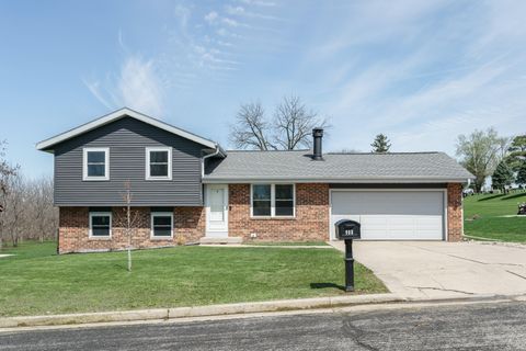 Photo of 900 Hillside Ln, Watertown, WI 53098 (MLS # 1958793)