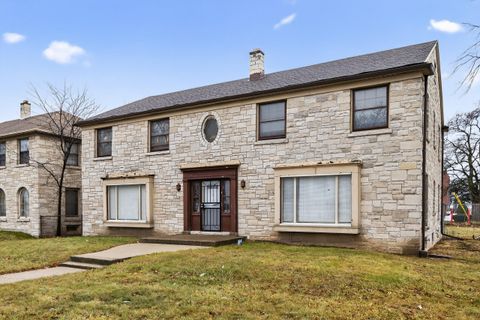 Photo of 3031 W Capitol Dr, Milwaukee, WI 53216 (MLS # 1945797)