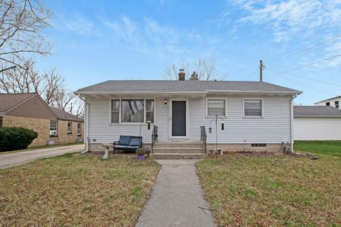 Photo of 2010 N 22nd St, Sheboygan, WI 53081 (MLS # 1958498)