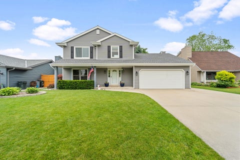 Photo of 1318 Noel Ct, South Milwaukee, WI 53172 (MLS # 1923615)