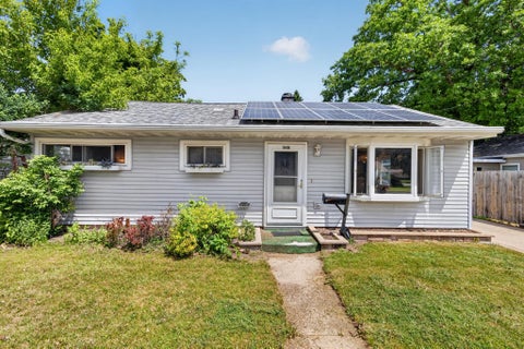 Photo of 1618 E College Ave, Appleton, WI 54915 (MLS # 1965396)