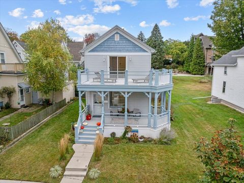 Photo of 328 Ontario Ave, Sheboygan, WI 53081 (MLS # 1939973)