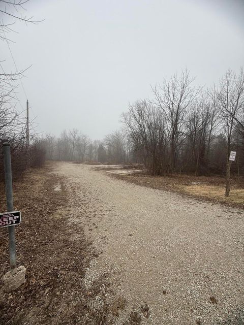 Photo of 3341 W Rawson St, Franklin, WI 53132 (MLS # 1952707)