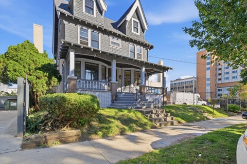 Photo of 826 N 28th St, Milwaukee, WI 53208 (MLS # 1983462)