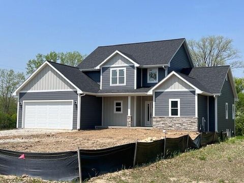 Photo of 11470 Tess Creek St, Franklin, WI 53132 (MLS # 1941296)