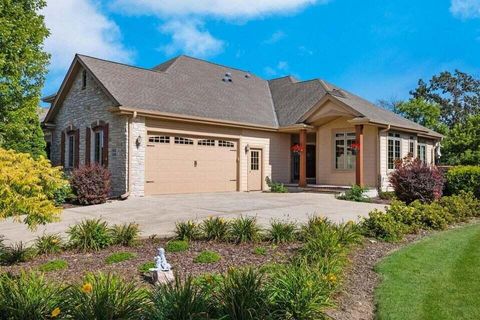 Photo of W162N5492 Westwind Dr, Menomonee Falls, WI 53051 (MLS # 1933442)