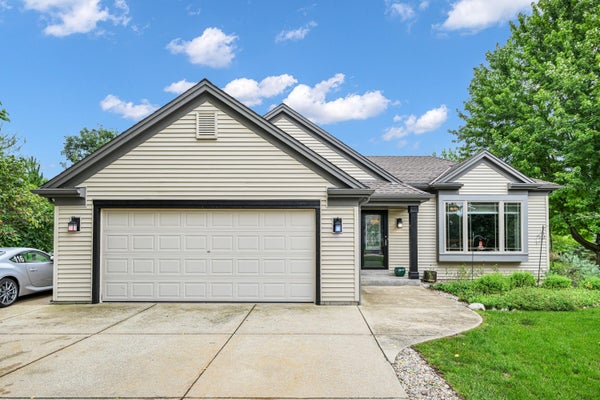 302 HAWTHORNE DR, EAGLE, WI 53119 - Image 66f2a13470dbcdccd4a5e835f50b9aaf/860390965