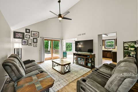 Photo of 8505 S Parknoll Dr, Oak Creek, WI 53154 (MLS # 1920276)