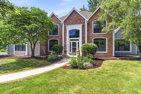 Photo of 10105 N Parkside Ct, Mequon, WI 53092 (MLS # 1971983)