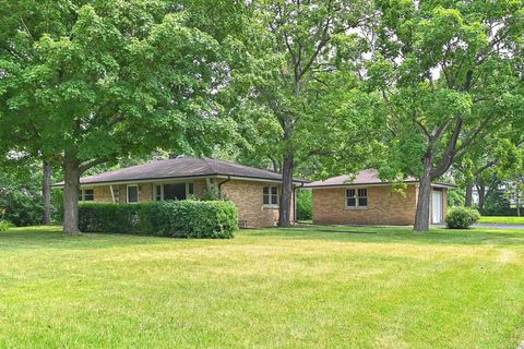 Photo of 7388 S 46th St, Franklin, WI 53132 (MLS # 1929538)