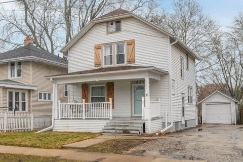 Photo of 117 Central Ave, Waukesha, WI 53186 (MLS # 1951149)