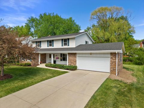 Photo of 10312 N Versailles Ct, Mequon, WI 53092 (MLS # 1963743)