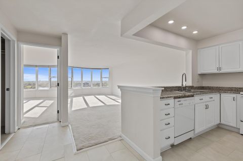 Photo of 2525 S Shore Dr, Milwaukee, WI 53207 (MLS # 1938660) Photo of 2525 S Shore Dr, Milwaukee, WI 53207 (MLS # 1938660)