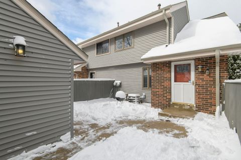 Photo of 4818 S 19th St, Milwaukee, WI 53221 (MLS # 1953122)