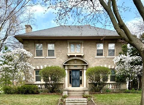 Photo of 2400 E Newton Ave, Shorewood, WI 53211 (MLS # 1956516)