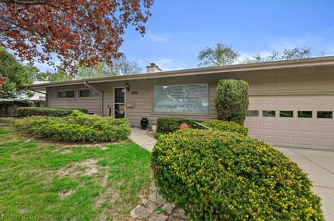 Photo of 901 Hawthorn Dr, Waukesha, WI 53188 (MLS # 1961592)