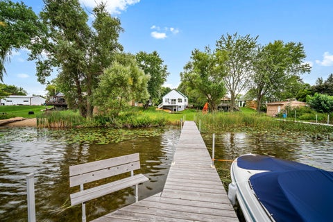 Photo of 1266 E Green Lake Dr, Farmington, WI 53090 (MLS # 1982948)