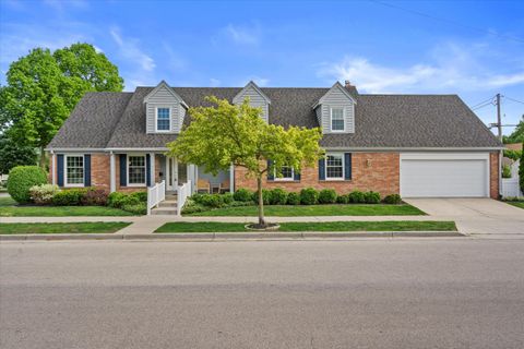 Photo of 8905 W Meinecke Ave, Wauwatosa, WI 53226 (MLS # 1963760)